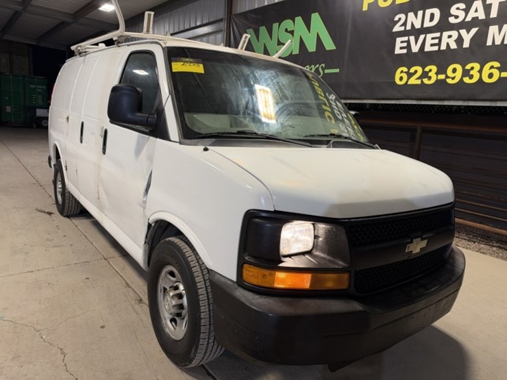 2011-chevrolet-express-2500-image-2