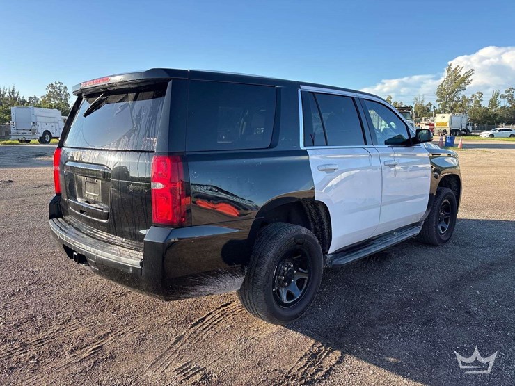 2019-chevrolet-tahoe-image-3