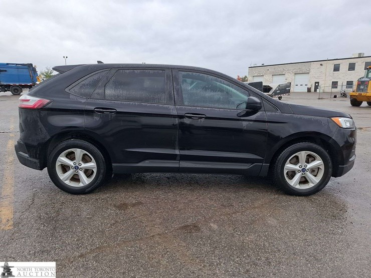 2021-ford-edge-image-4