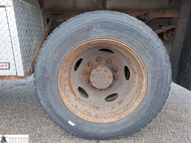 2011-ford-f450-image-17