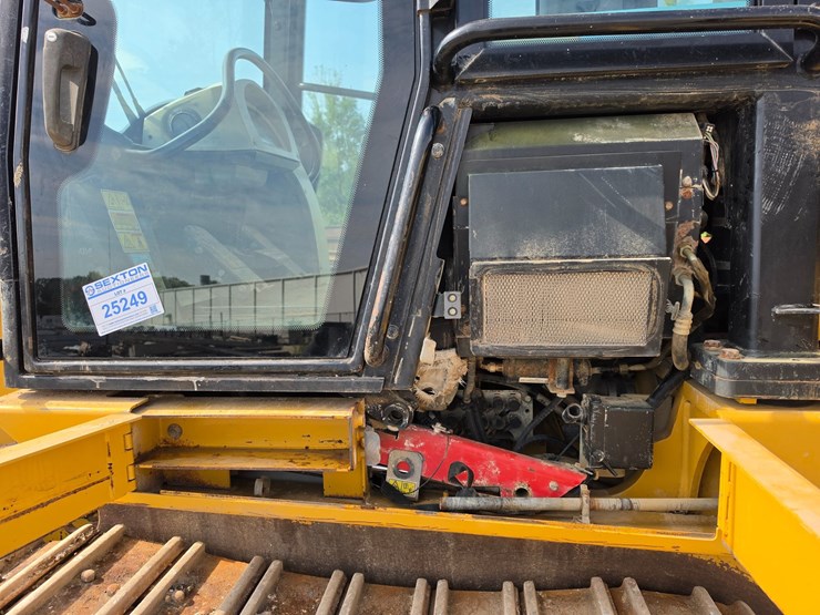 2007-caterpillar-953d-image-21