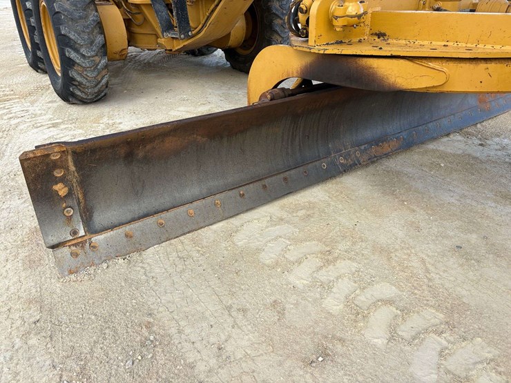2001-caterpillar-12h-image-33