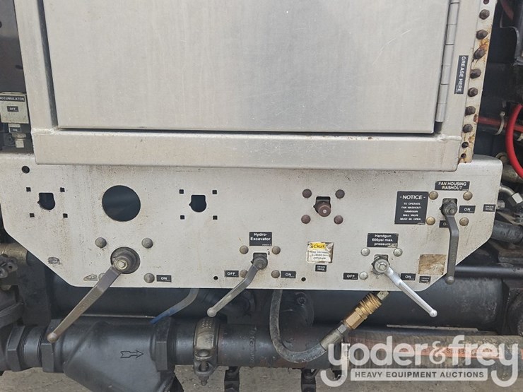 2012-vactor-2100-image-51