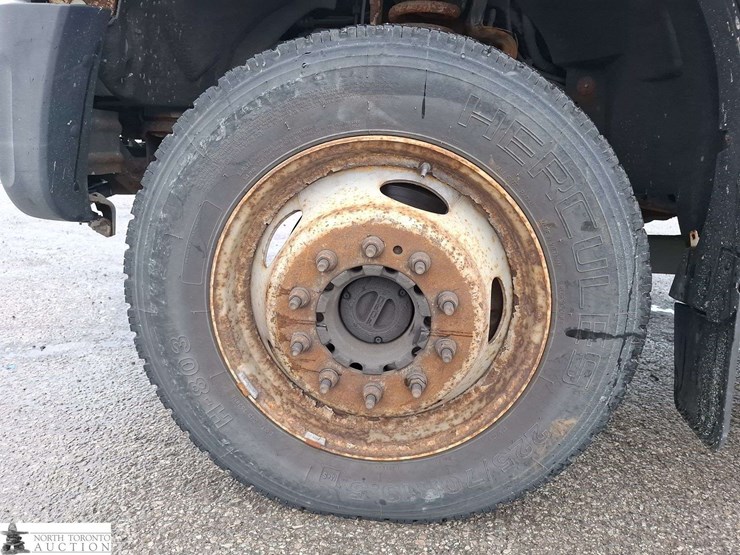 2011-ford-f450-image-16