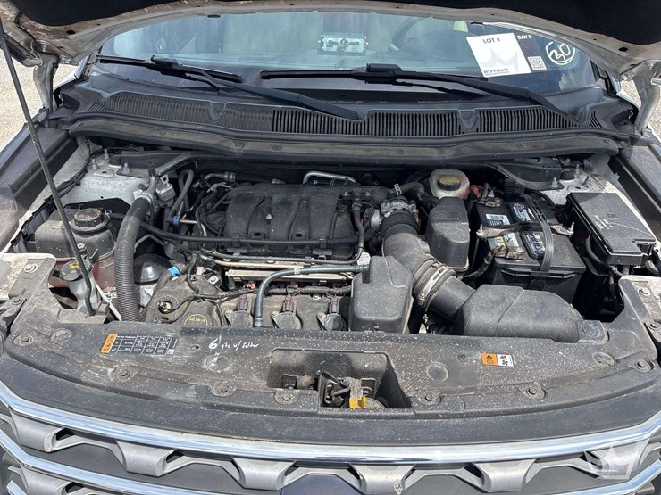 2016-ford-explorer-image-7