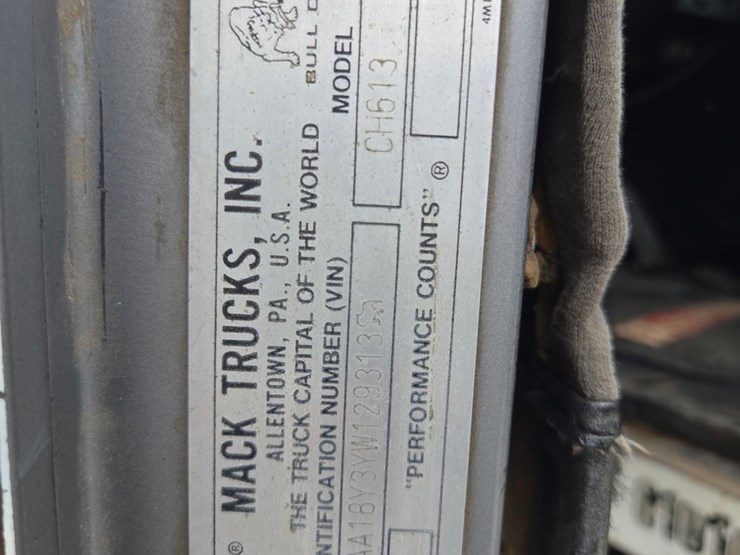 2000-mack-ch613-image-62