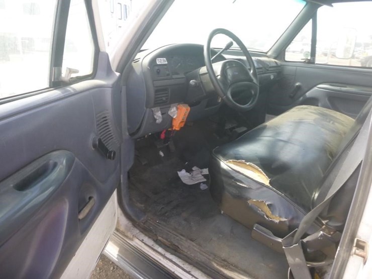 1992-ford-f450-image-9