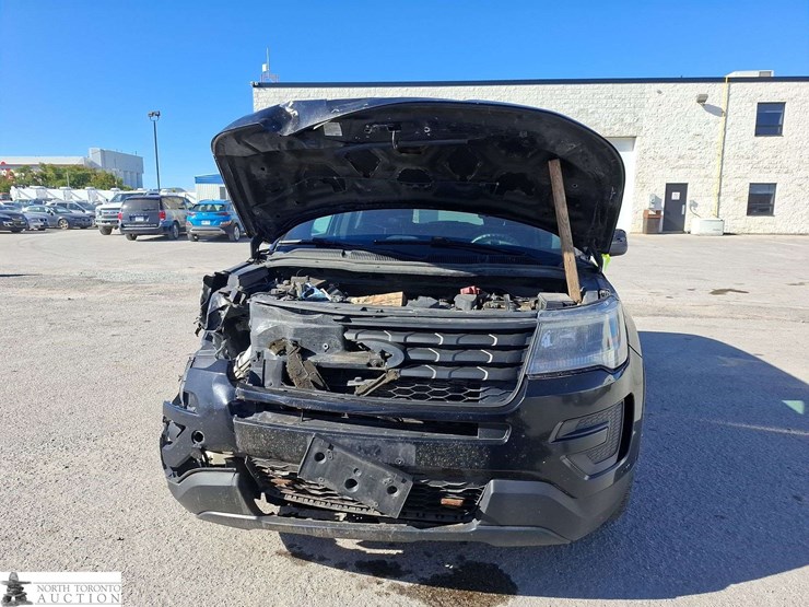 2017-ford-explorer-image-2