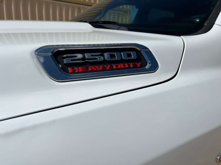 2022-dodge-2500-image-43