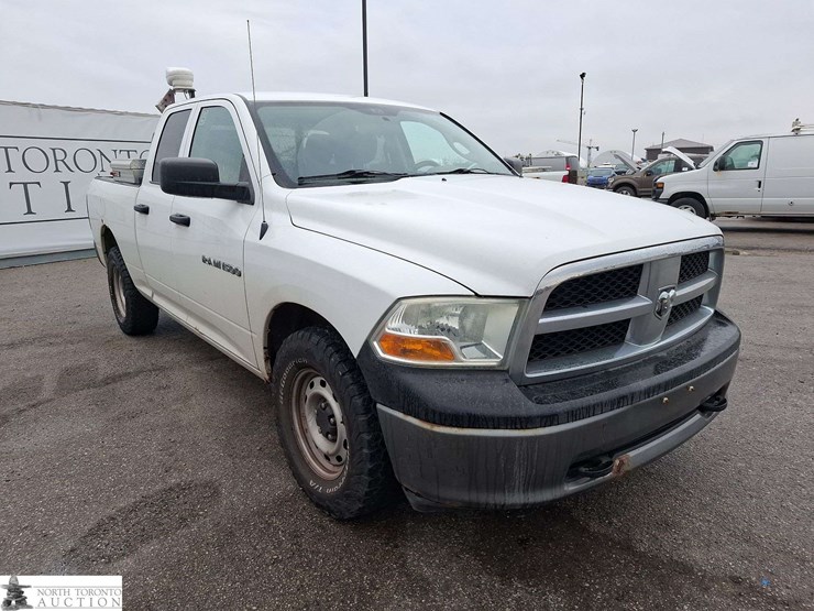 2011-dodge-1500-image-3