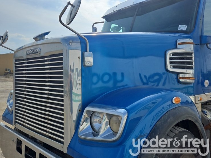 2019-freightliner-122sd-image-25