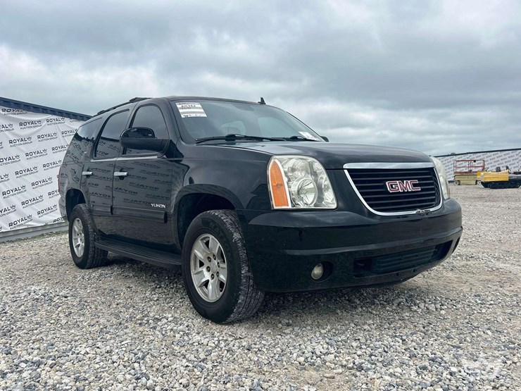 2011-gmc-yukon-image-2