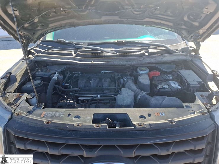2016-ford-explorer-image-9