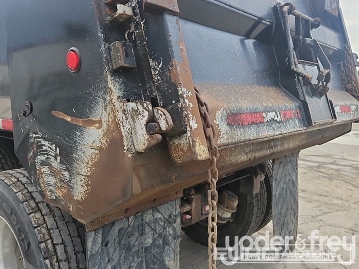 2019-freightliner-122sd-image-34