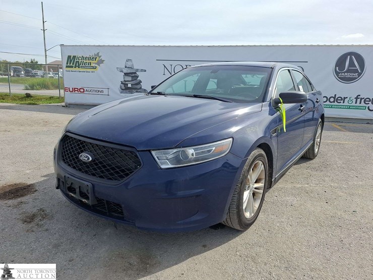 2017-ford-taurus-image-1