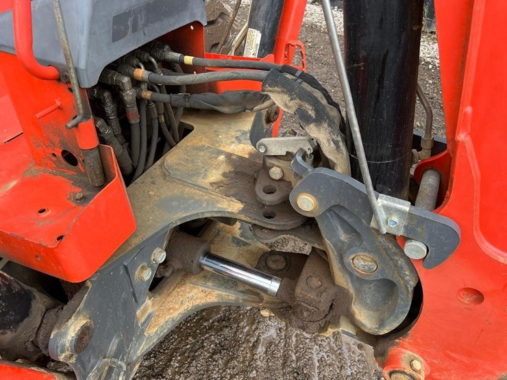 2017-kubota-l47-image-15