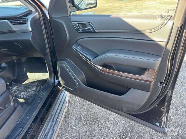 2019-chevrolet-tahoe-image-17