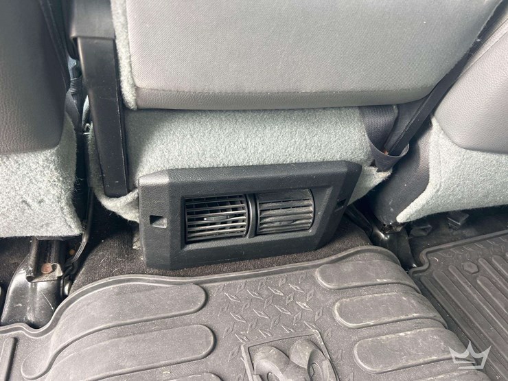 2015-dodge-1500-image-22