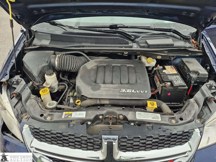 2017-dodge-grand-caravan-sxt-image-9