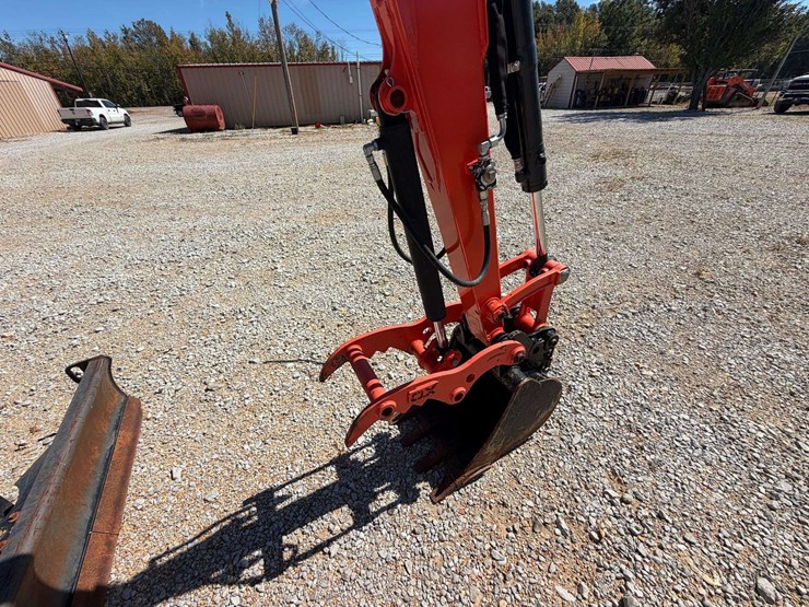 2023-kubota-kx033-4-image-17