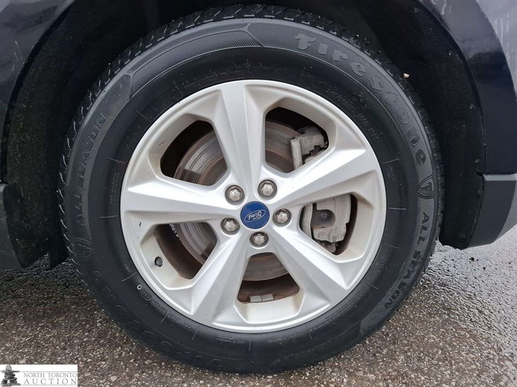 2021-ford-edge-image-18