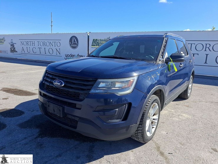 2016-ford-explorer-image-1