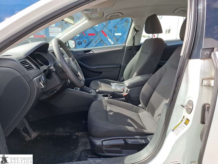 non-operable-2015-volkswagen-jetta-tdi-trendline-plus-4dr-sedan-6a-image-8