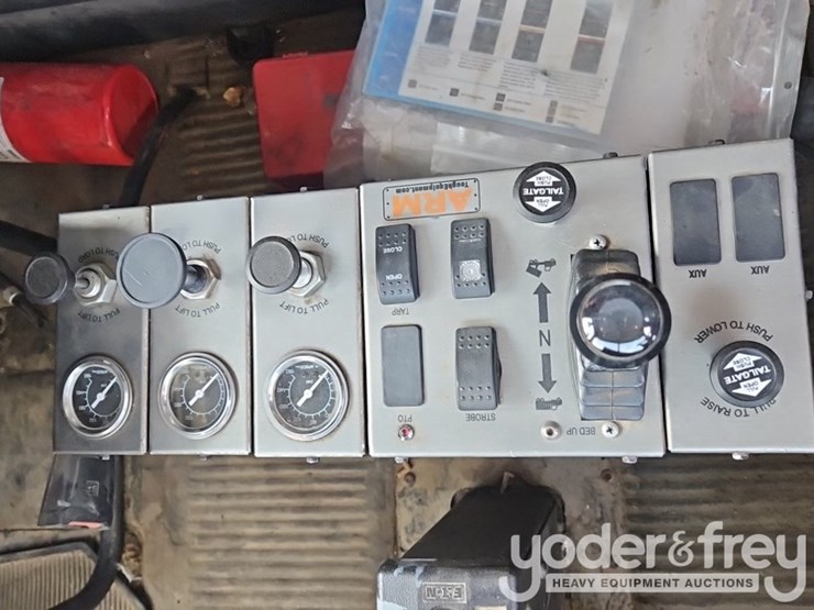 2019-freightliner-122sd-image-30