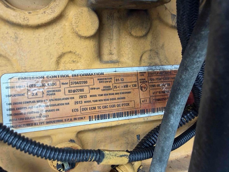 2013-caterpillar-tl943c-image-24