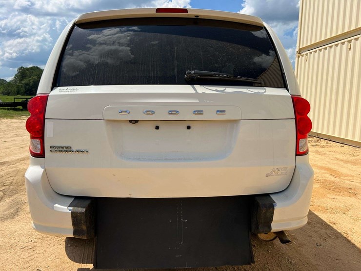 2013-dodge-grand-caravan-image-6
