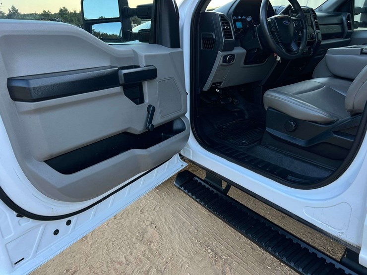 2020-ford-f350-image-9