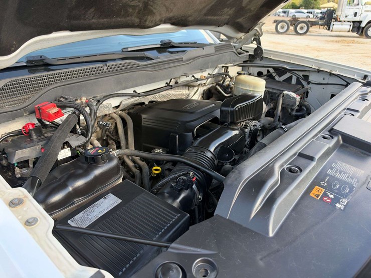 2017-chevrolet-silverado-3500-image-8