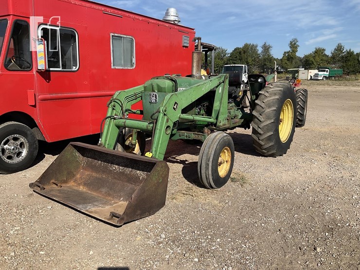 john-deere-2440-image-2