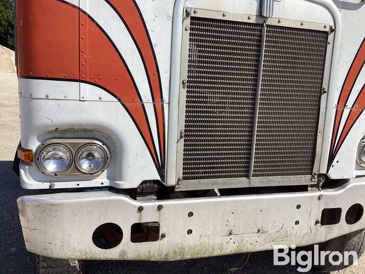 1984-kenworth-k100-image-12