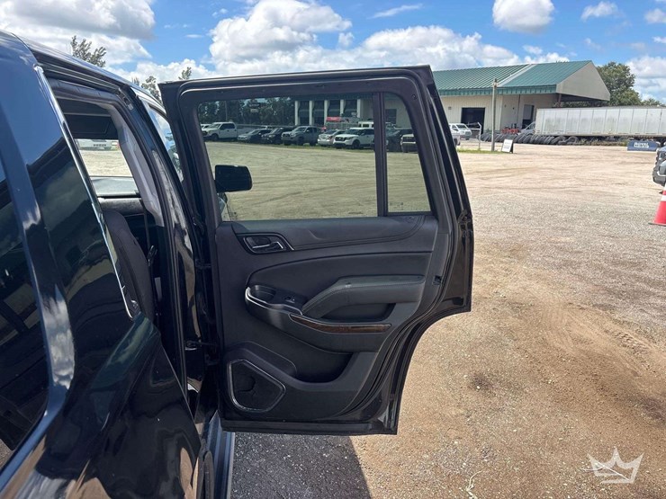 2018-chevrolet-tahoe-image-18