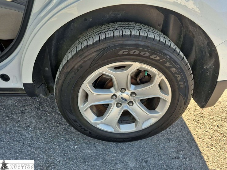2014-ford-edge-image-21