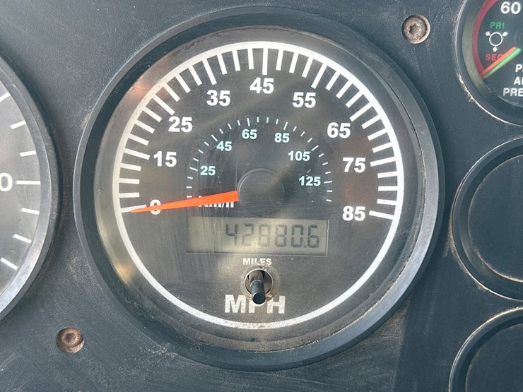 1994-mack-cl713-image-37