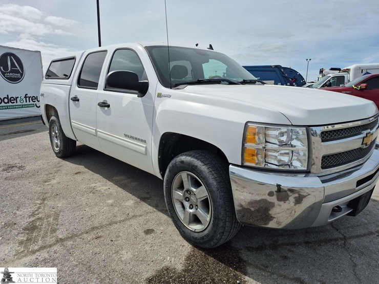 2012-chevrolet-silverado-1500-hybrid-image-3