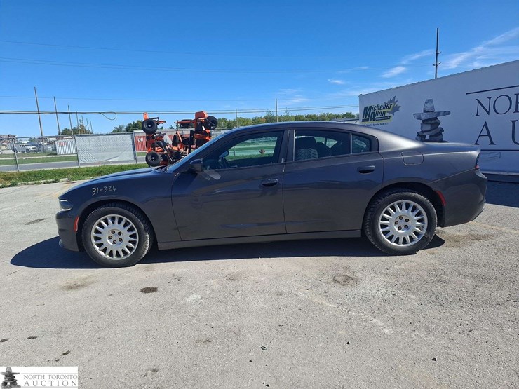 2017-dodge-charger-image-8