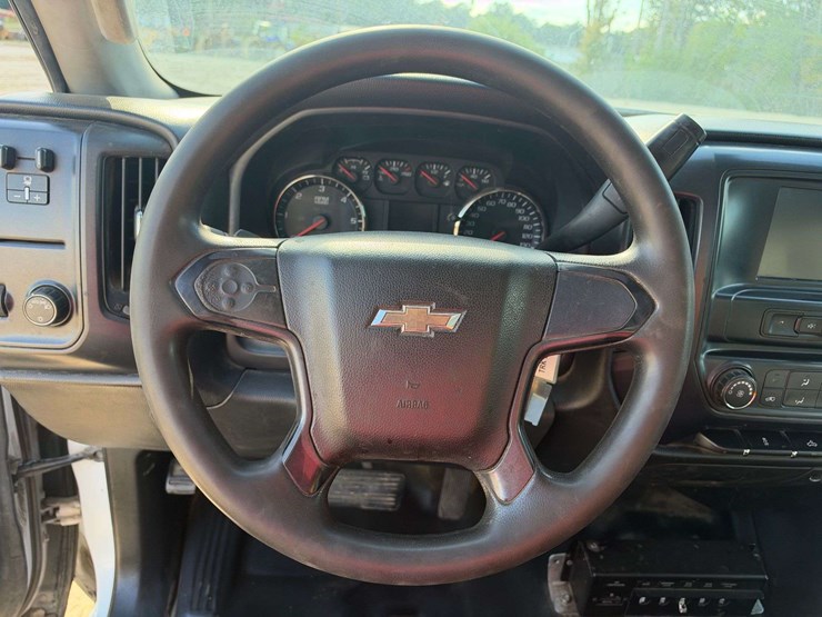 2017-chevrolet-silverado-3500-image-12