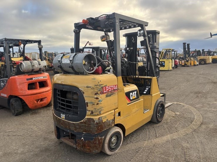 2020-caterpillar-gc40k-image-3