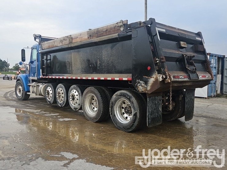 2019-freightliner-122sd-image-4