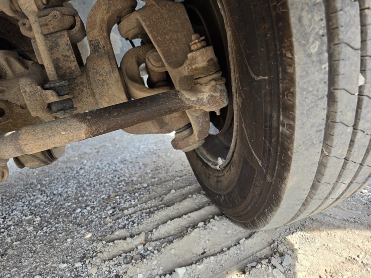 2005-ford-f550-image-31