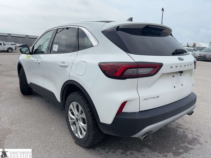 2023-ford-escape-image-7