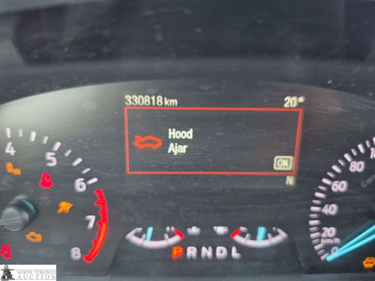 2021-ford-explorer-image-16