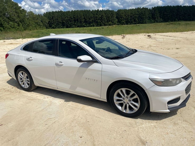 2016-chevrolet-malibu-4-door-sedan-(249,316-miles)-image-4