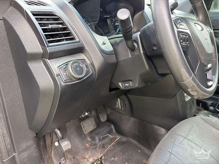 2016-ford-explorer-image-14
