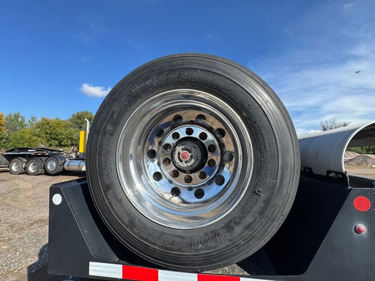 2022-globe-lowboy-image-97