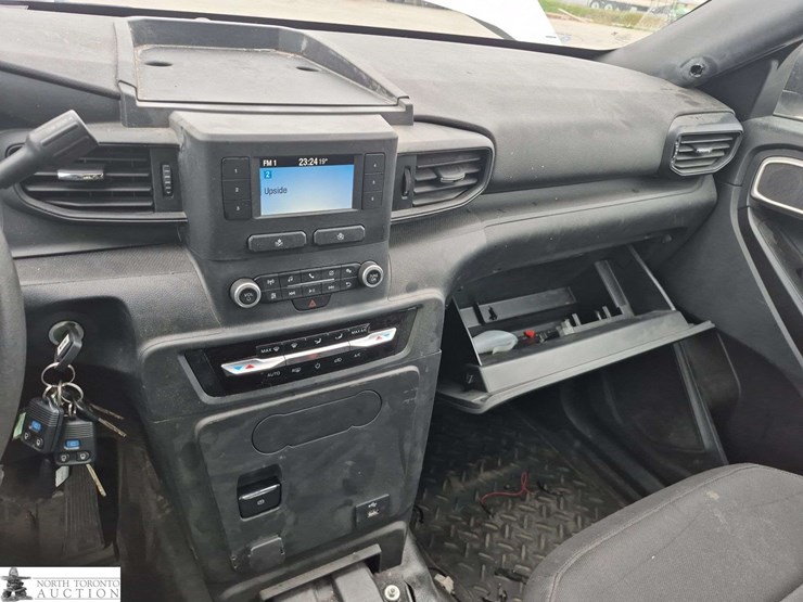 2021-ford-explorer-image-12