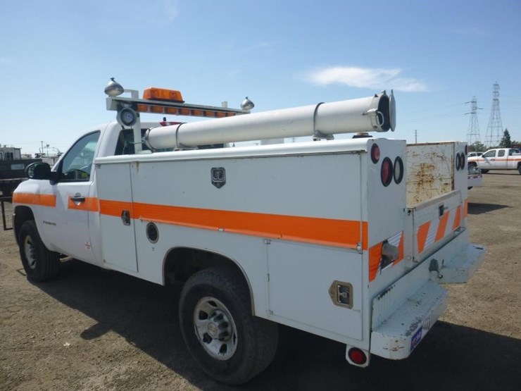 2009-chevrolet-3500hd-image-4